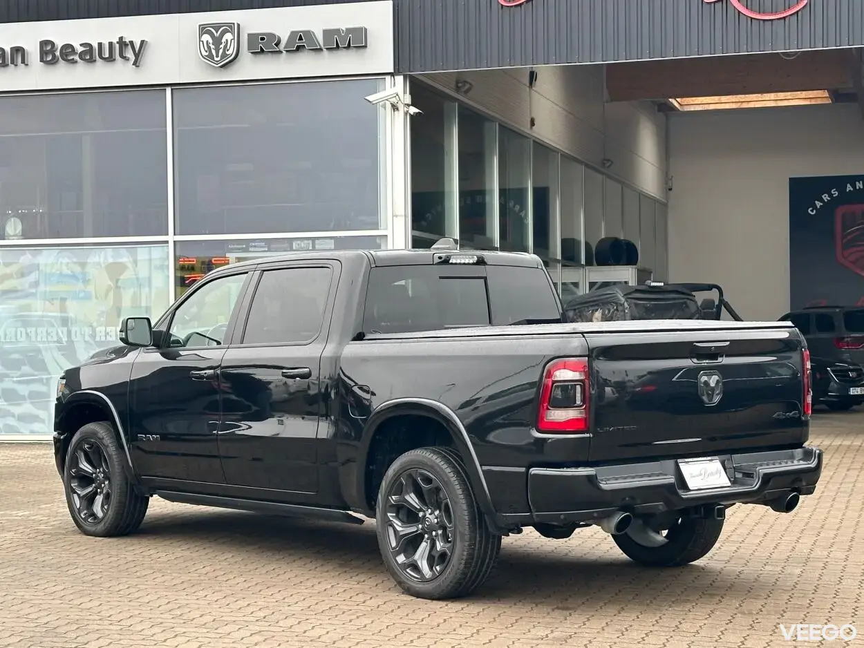 RAM 1500 Limited Night Edition 5.7 V8 5.7